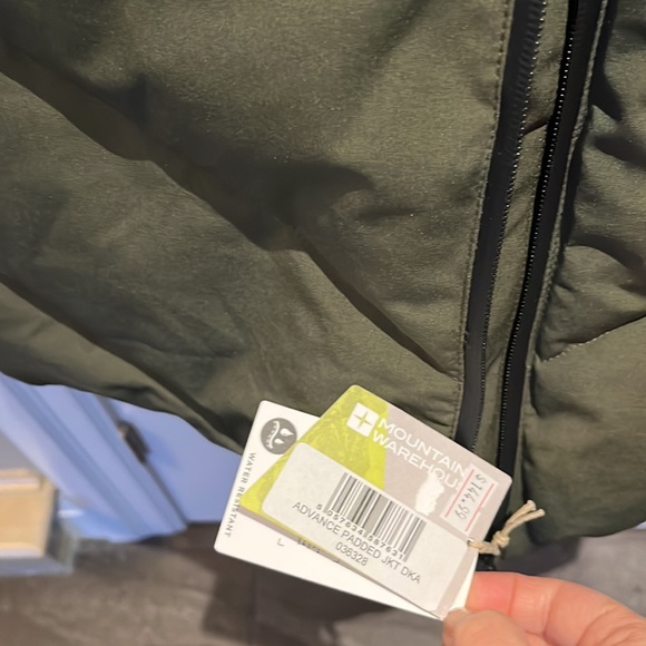 NWT Mountain Warehouse puffer jacket - Picture 2 of 6